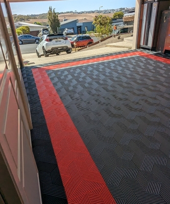 Mudah Menginstal Resistant Impact Interlocking Black Polypropylene Garage Floor Tile / Garage Floors