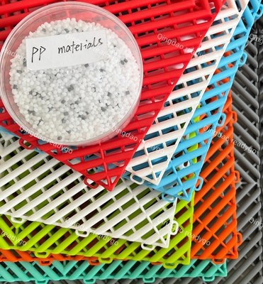 2500Lbs tahan UV PP Garage Floor Tile Dengan Ribbed Surface Finish