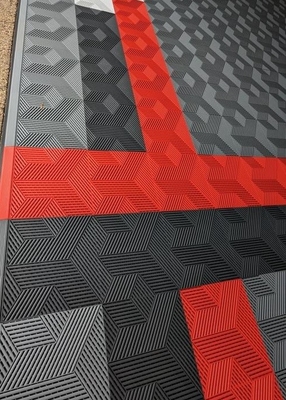 3D Pattern Interlocking Garage Floor Tiles 620g Per Tile Untuk Pembersihan Cepat