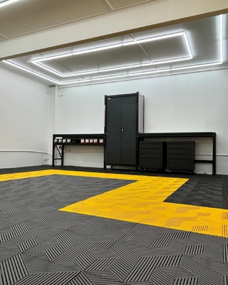Epoxy Garage Flooring Tile 18mm Ketebalan Racedeck Garage Flooring